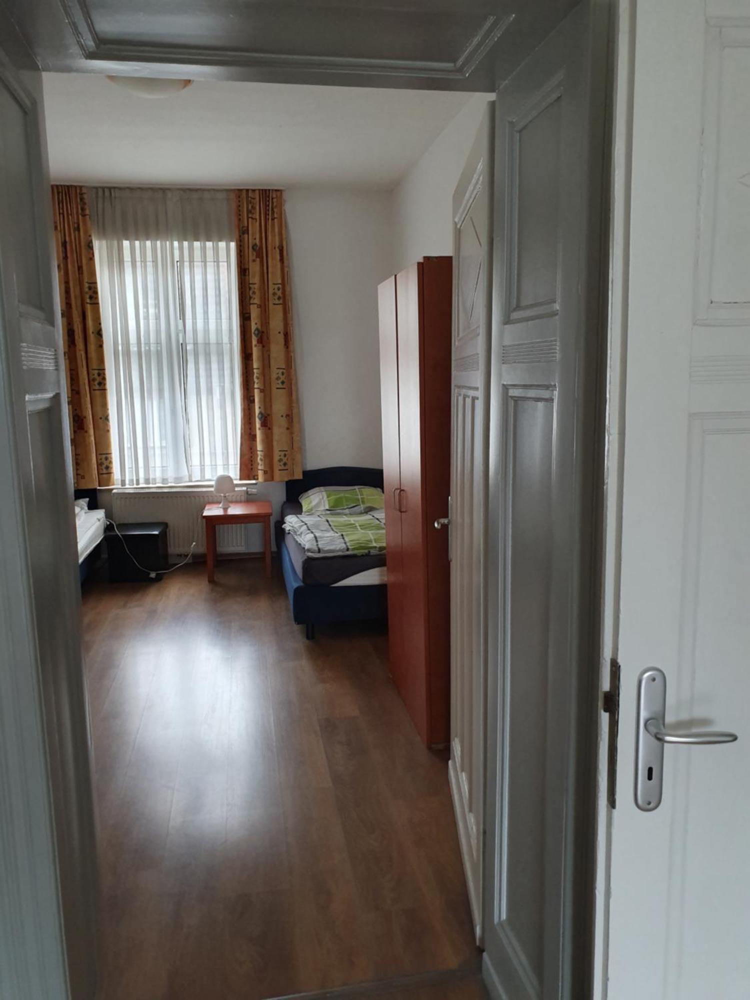 Vogelheimer Strasse 17 *